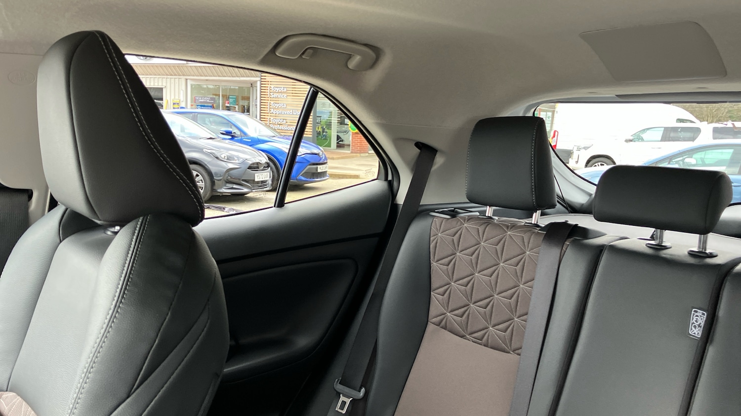 Used Toyota Yaris Cross 2023 for sale - 77917151: Photo 24