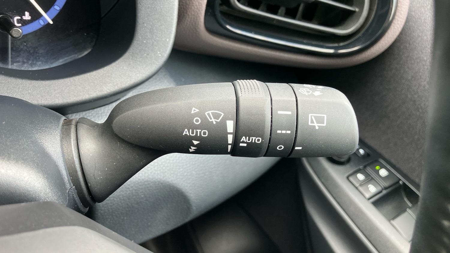 Used Toyota Yaris Cross 2023 for sale - 77917151: Photo 39