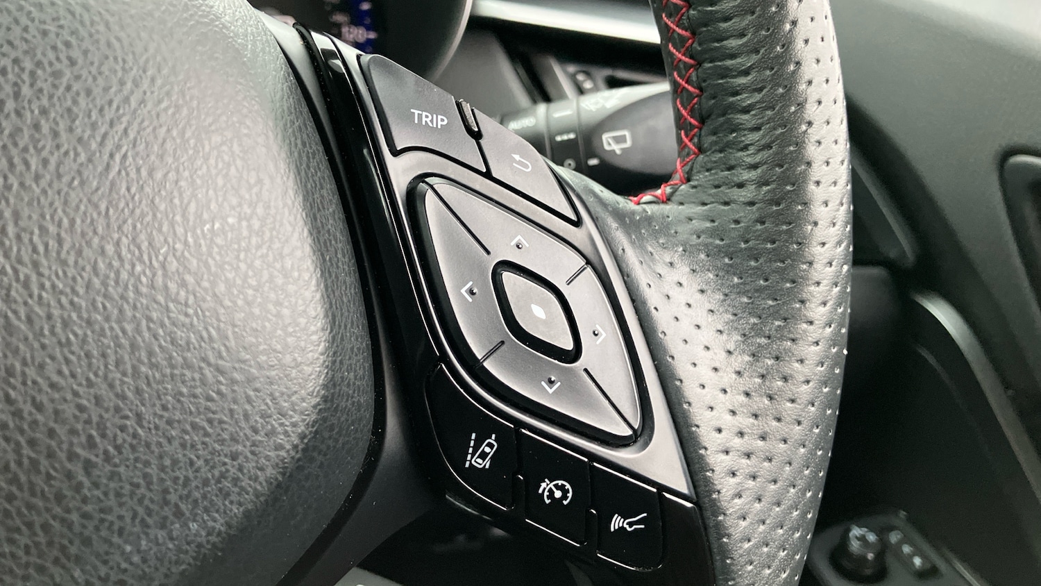 Used Toyota C-HR 2022 for sale - 76948892: Photo 37