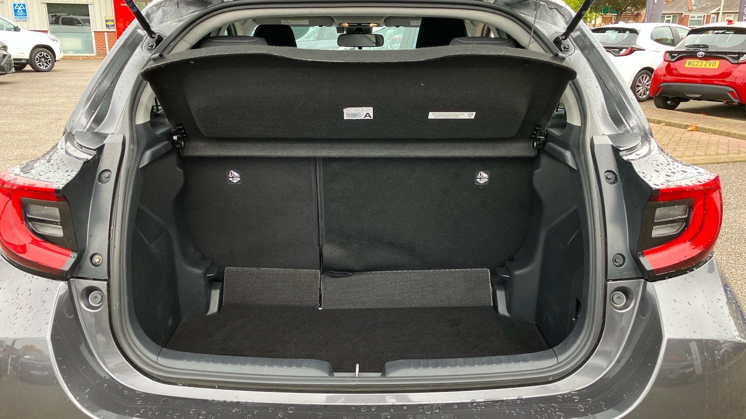 Used Toyota Yaris 2022 for sale - 75997284: Photo 14