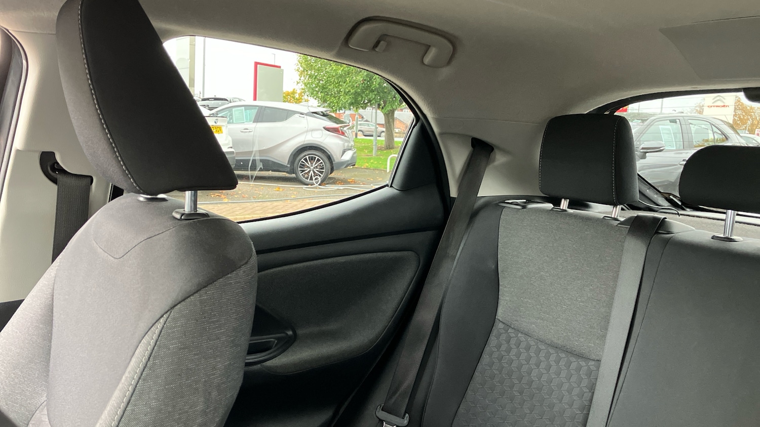 Used Toyota Yaris 2022 for sale - 75997284: Photo 24