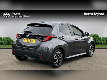 Used Toyota Yaris 2022 for sale - 75997284: Photo 2