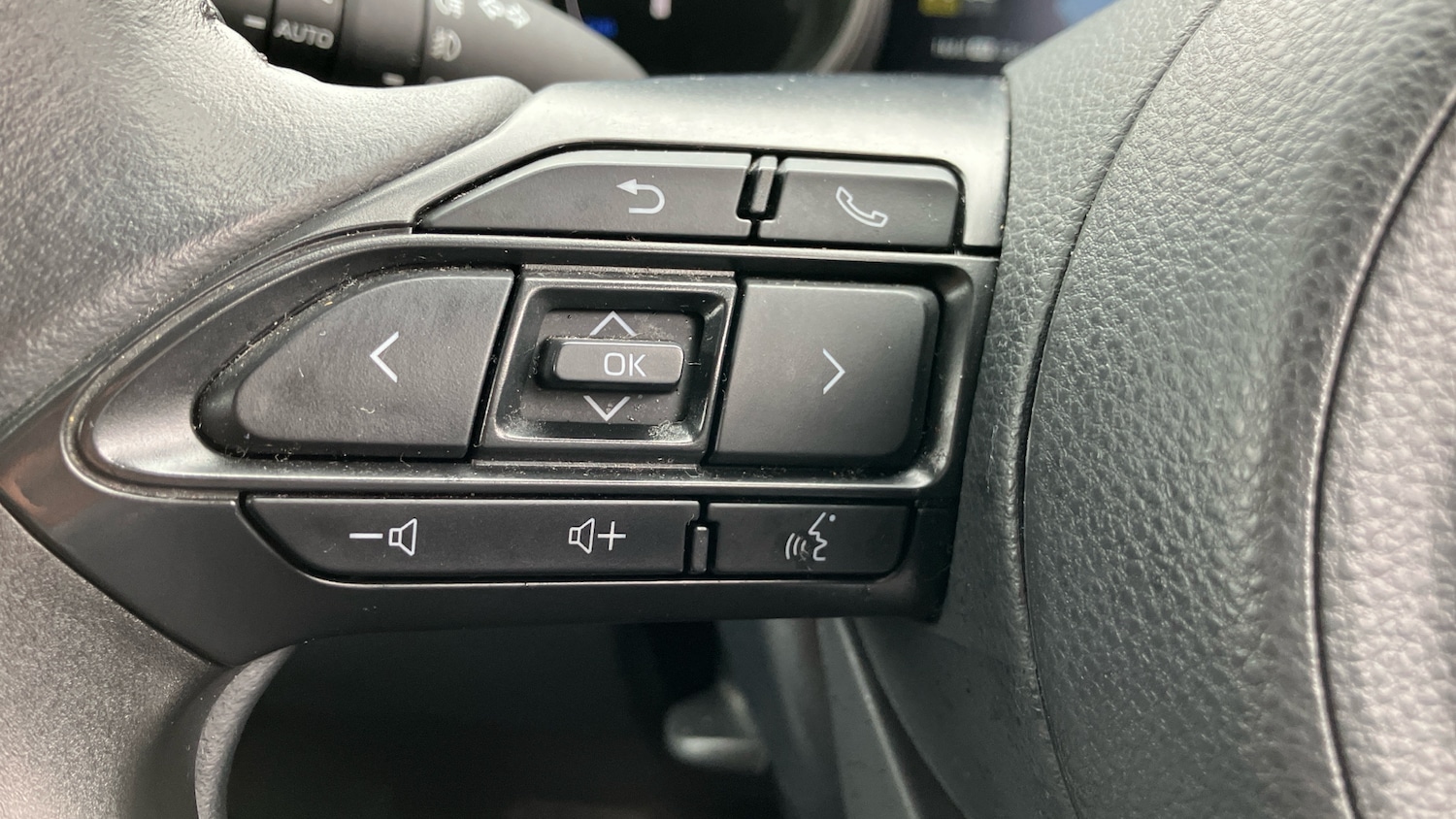 Used Toyota Yaris 2022 for sale - 75997284: Photo 36