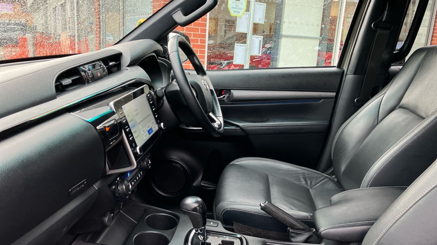 Used Toyota Hilux 2023 for sale - 76492110: Photo 10