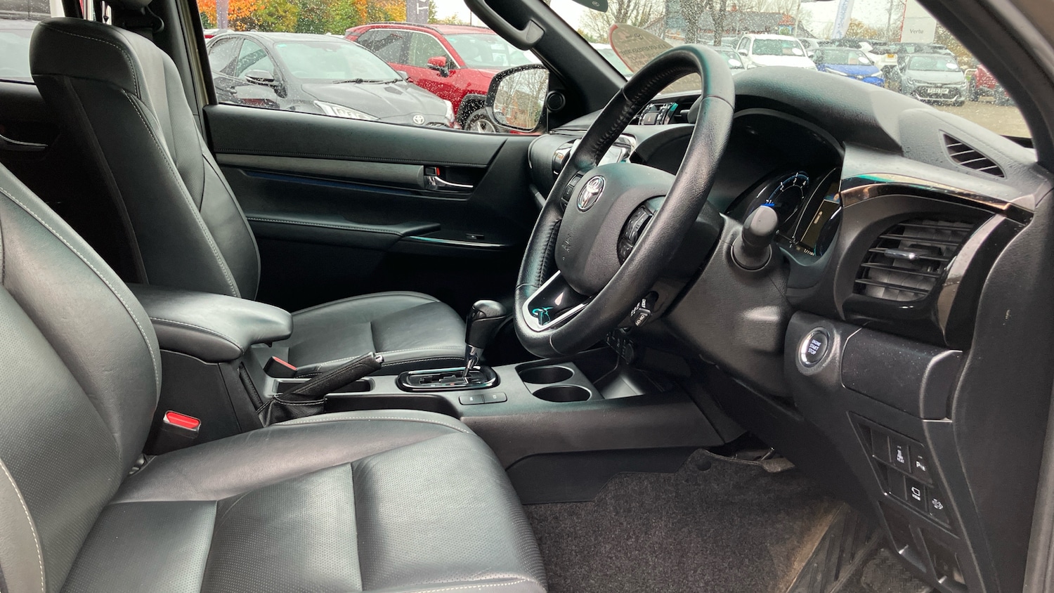 Used Toyota Hilux 2023 for sale - 76492110: Photo 11