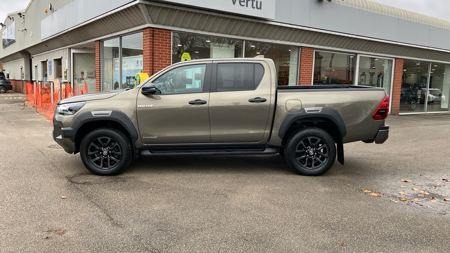 Used Toyota Hilux 2023 for sale - 76492110: Photo 17
