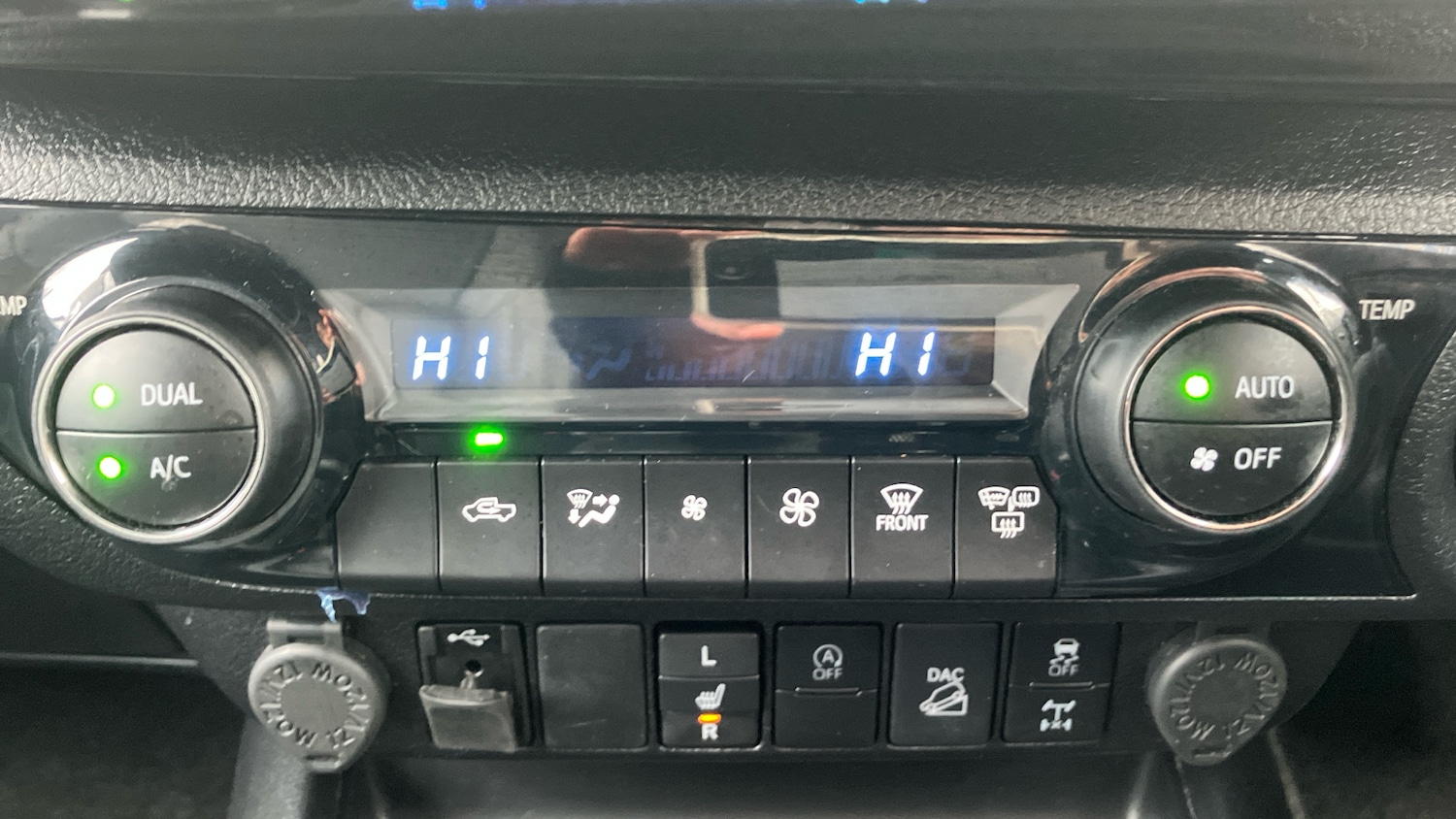 Used Toyota Hilux 2023 for sale - 76492110: Photo 34