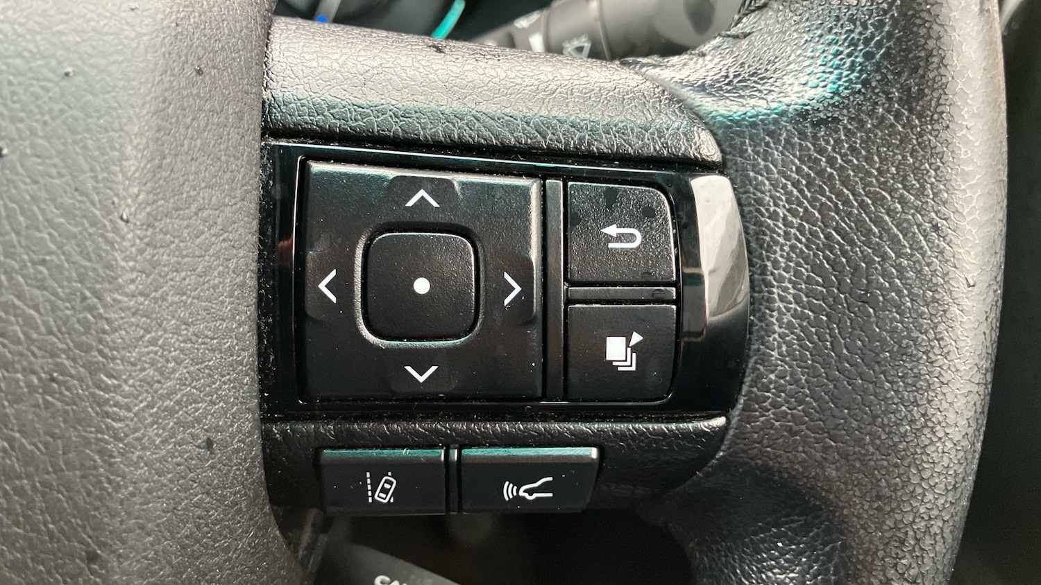 Used Toyota Hilux 2023 for sale - 76492110: Photo 37