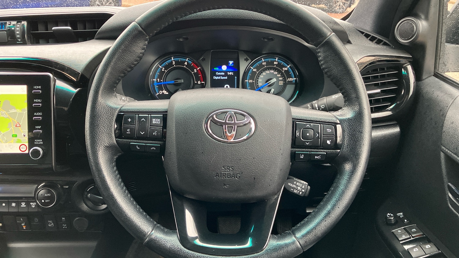 Used Toyota Hilux 2023 for sale - 76492110: Photo 8