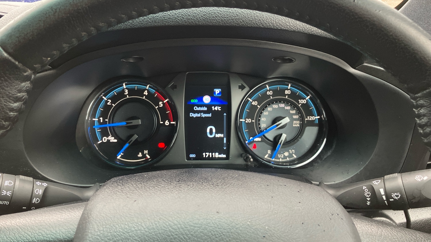 Used Toyota Hilux 2023 for sale - 76492110: Photo 9