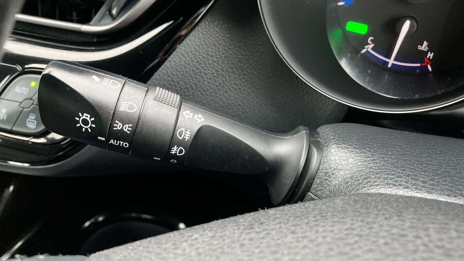 Used Toyota C-HR 2020 for sale - 76777174: Photo 38