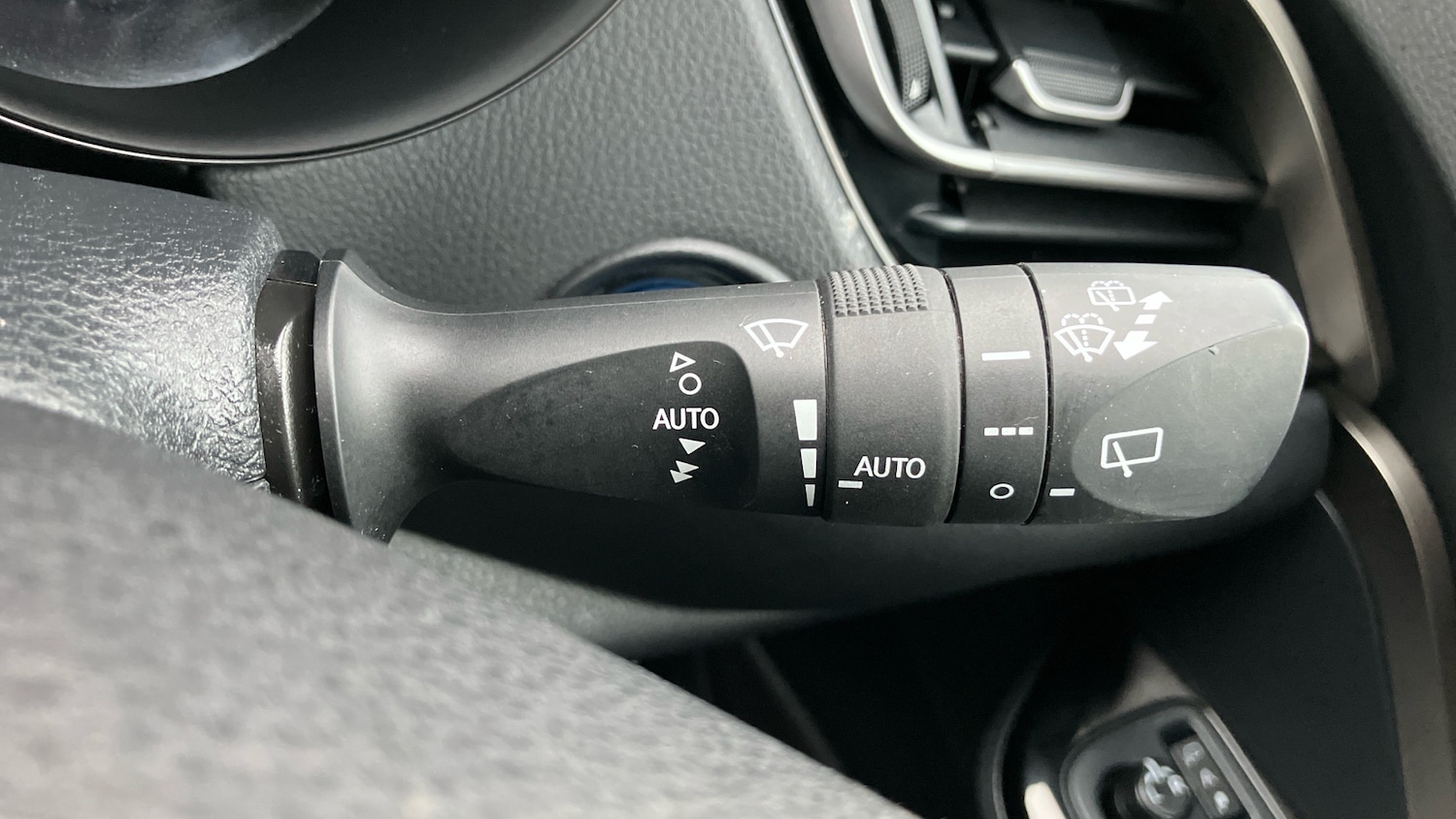 Used Toyota C-HR 2020 for sale - 76777174: Photo 39