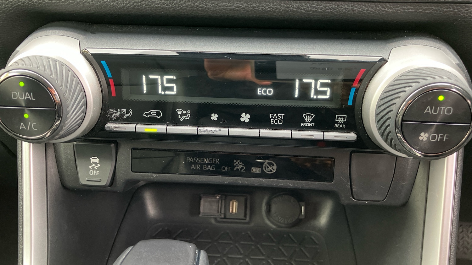 Used Toyota RAV4 2020 for sale - 76157053: Photo 34