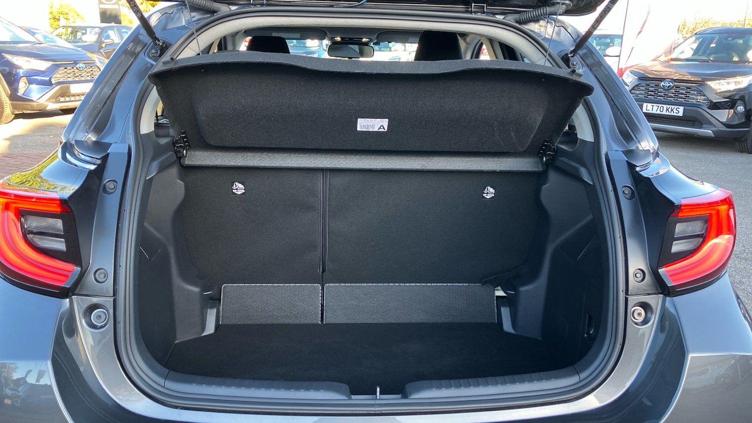 Used Toyota Yaris 2024 for sale - 76354898: Photo 14