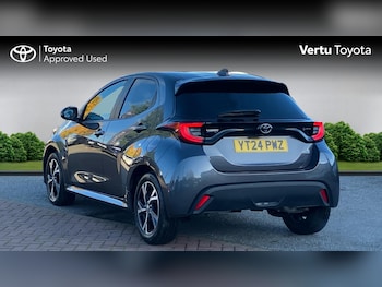 Used Toyota Yaris 2024 for sale - 76354898: Photo