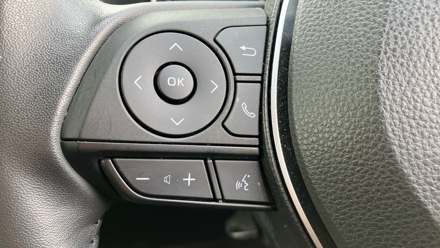 Used Toyota RAV4 2022 for sale - 76146436: Photo 36