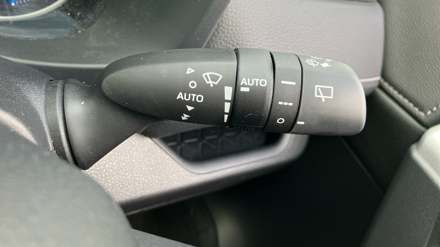 Used Toyota RAV4 2022 for sale - 76146436: Photo 39