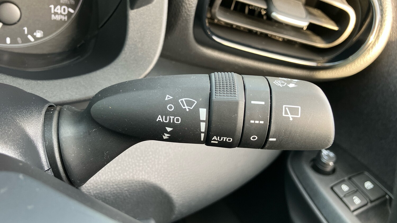 Used Toyota Yaris 2023 for sale - 76707640: Photo 39