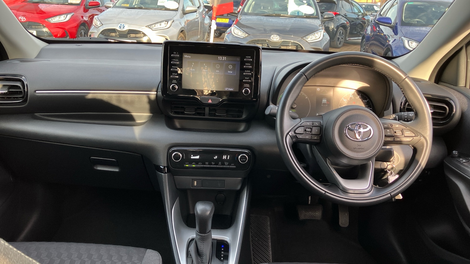 Used Toyota Yaris 2023 for sale - 76707640: Photo 5