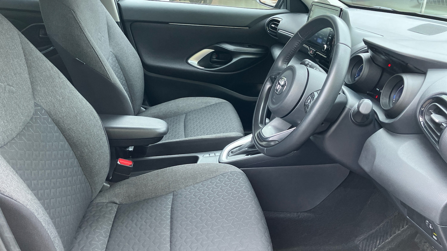 Used Toyota Yaris Cross 2024 for sale - 75945074: Photo 11