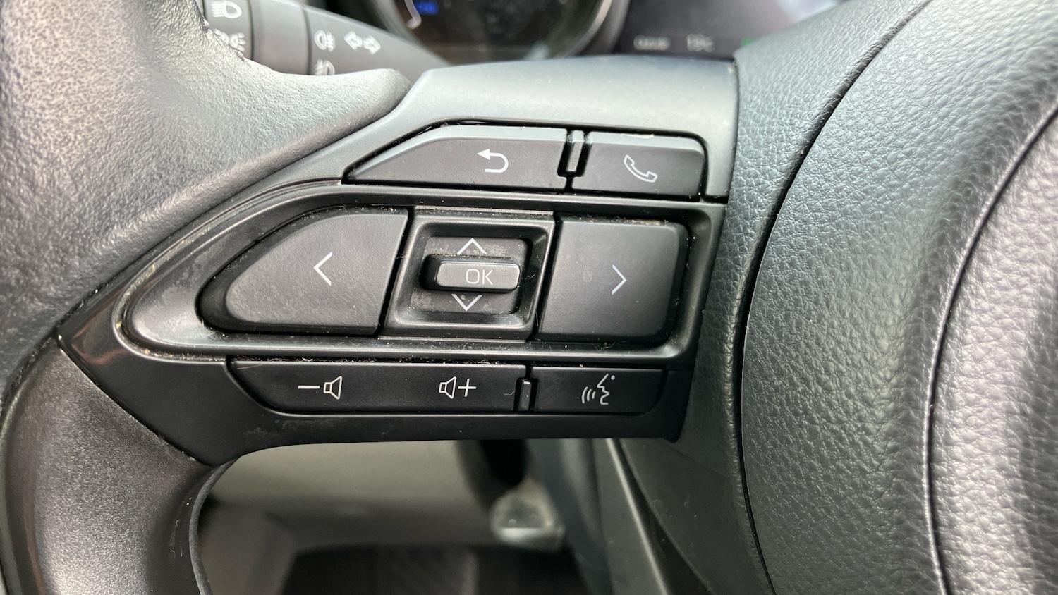 Used Toyota Yaris 2023 for sale - 76384925: Photo 36
