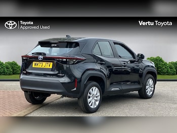 Used Toyota Yaris Cross 2023 for sale - 76045925: Photo 2