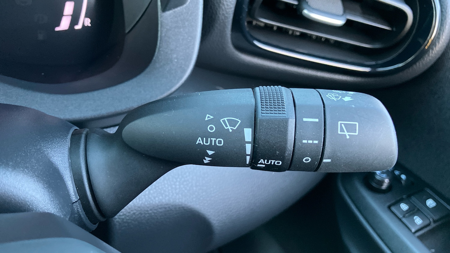 Used Toyota Yaris Cross 2024 for sale - 76638568: Photo 39