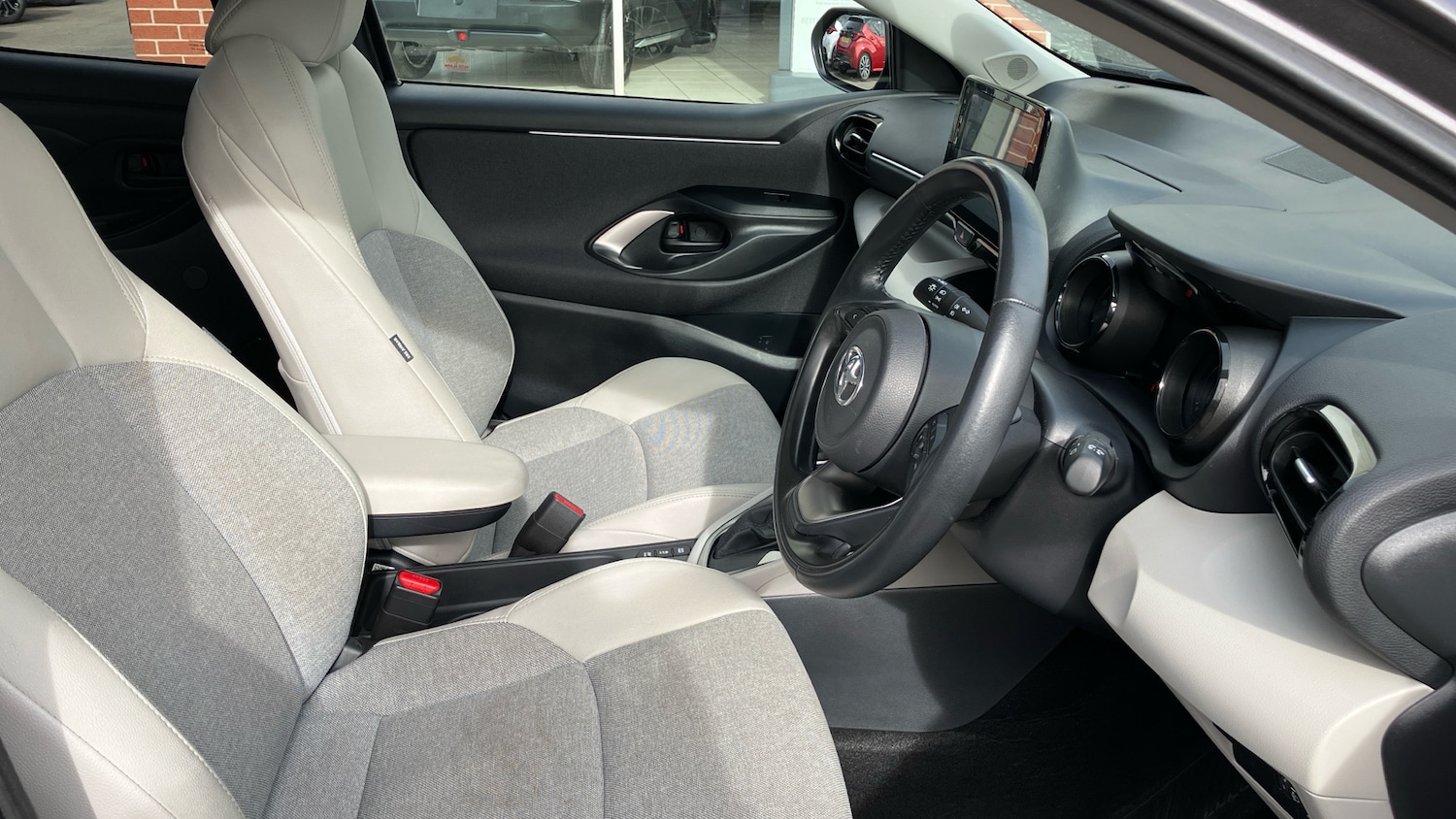 Used Toyota Yaris 2022 for sale - 77985185: Photo 11