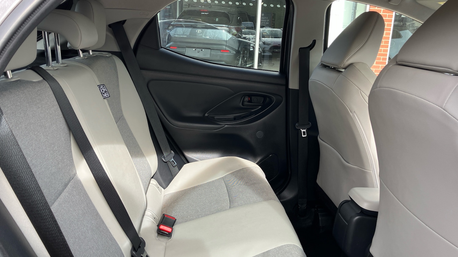 Used Toyota Yaris 2022 for sale - 77985185: Photo 12