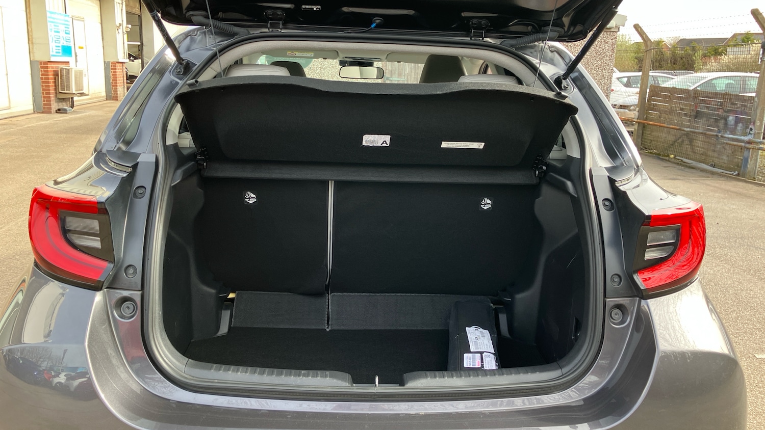 Used Toyota Yaris 2022 for sale - 77985185: Photo 14