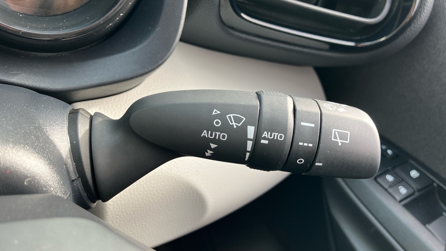 Used Toyota Yaris 2022 for sale - 77985185: Photo 39