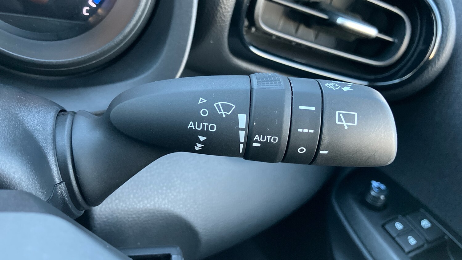 Used Toyota Yaris 2023 for sale - 76971848: Photo 39