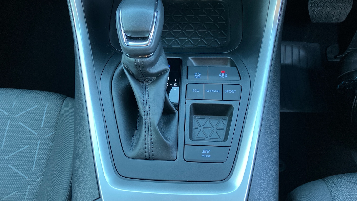 Used Toyota RAV4 2022 for sale - 76777170: Photo 35