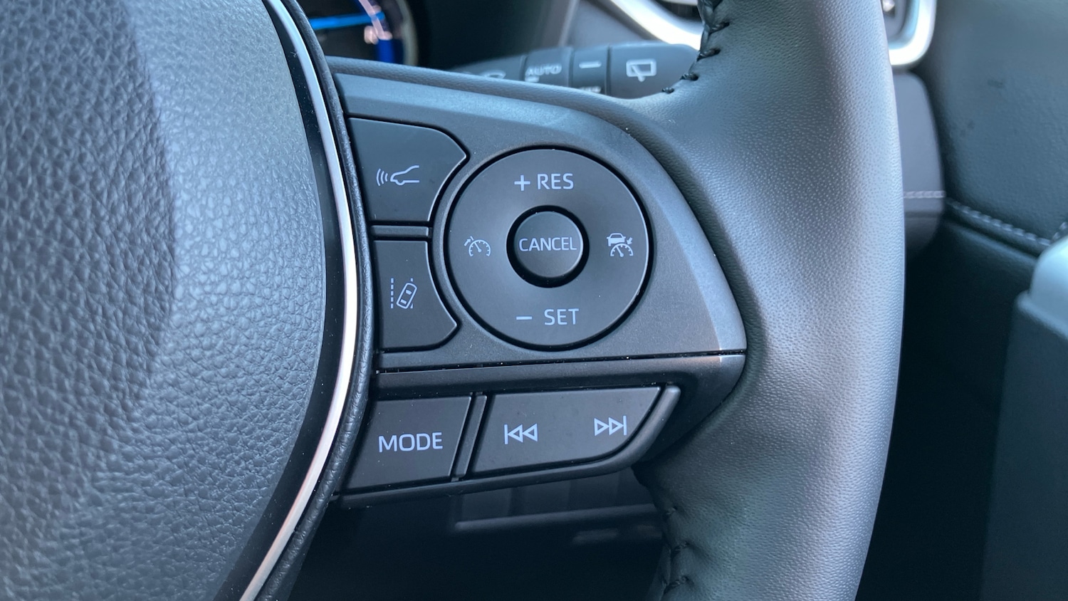 Used Toyota RAV4 2022 for sale - 76777170: Photo 37