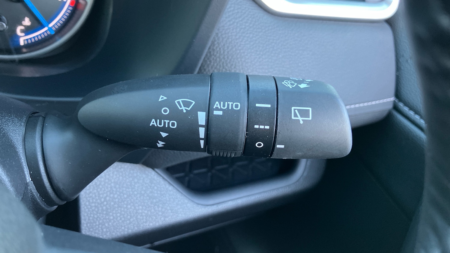 Used Toyota RAV4 2022 for sale - 76777170: Photo 39