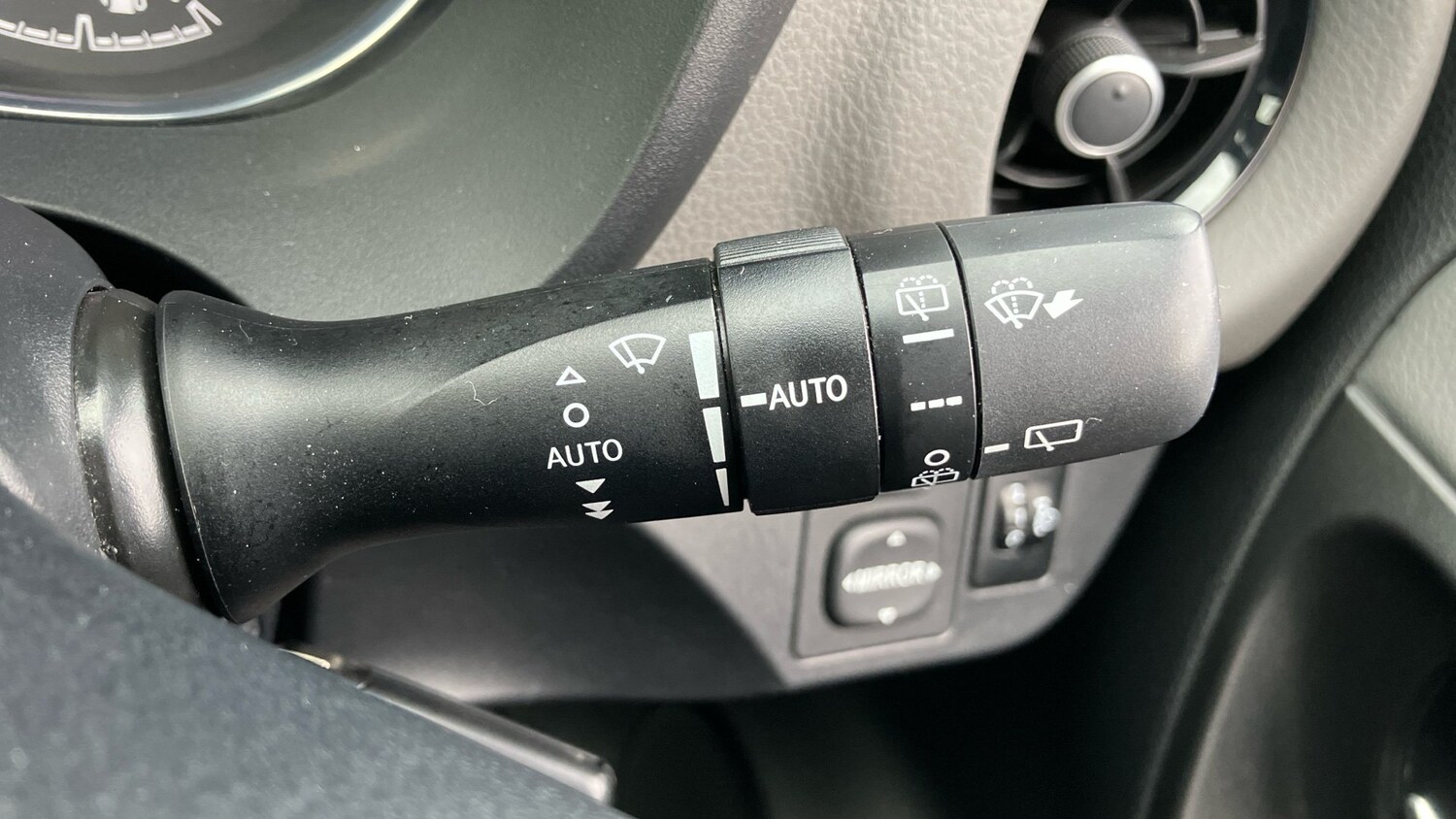 Used Toyota Yaris 2019 for sale - 76821479: Photo 39