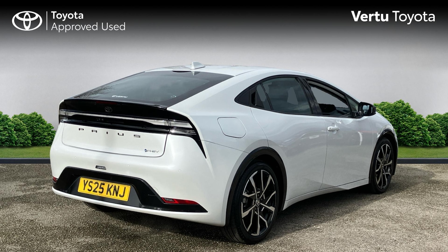 Used Toyota Prius 2025 for sale - 76968735: Photo 2