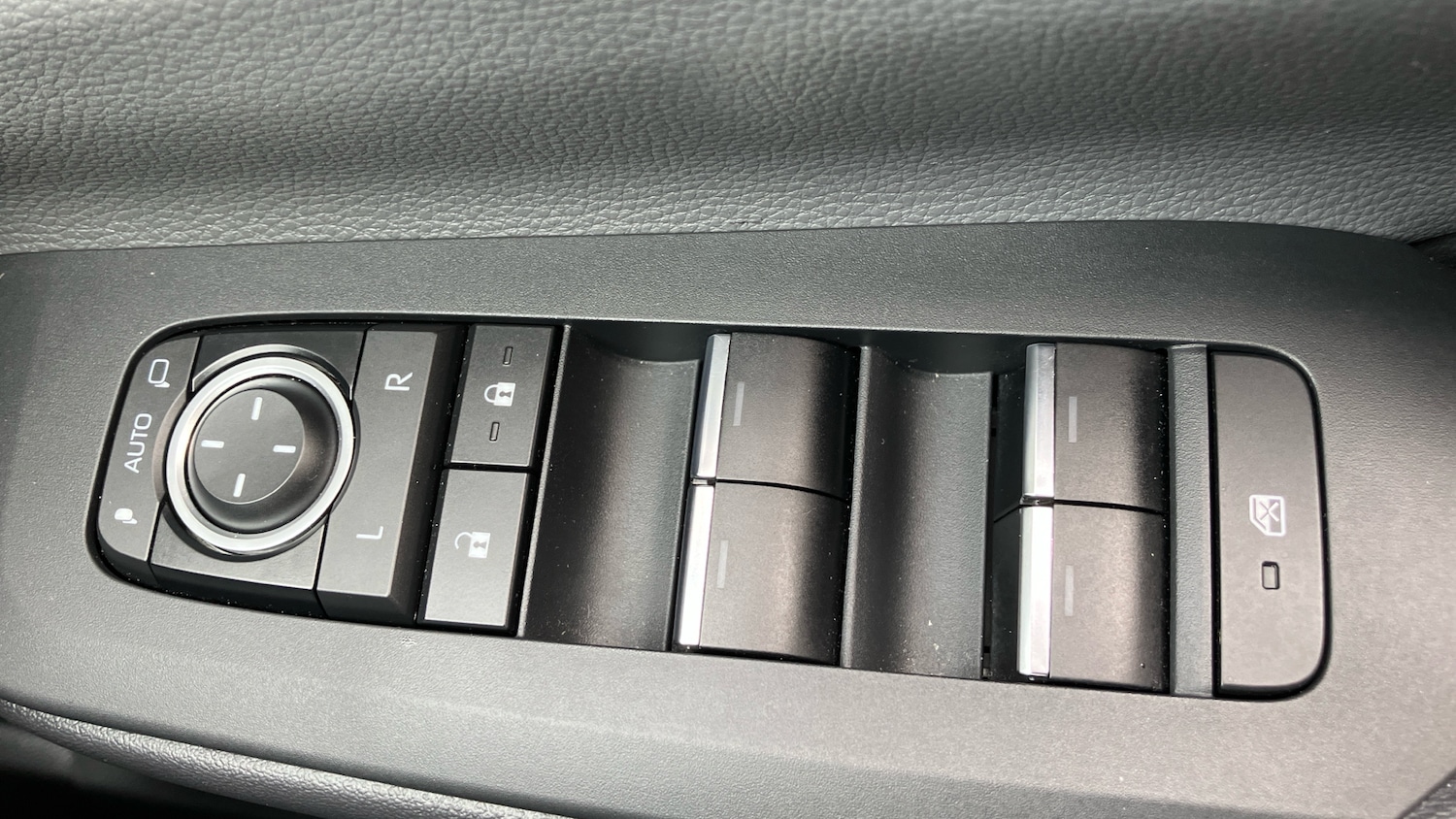 Used Toyota Prius 2025 for sale - 76968735: Photo 22