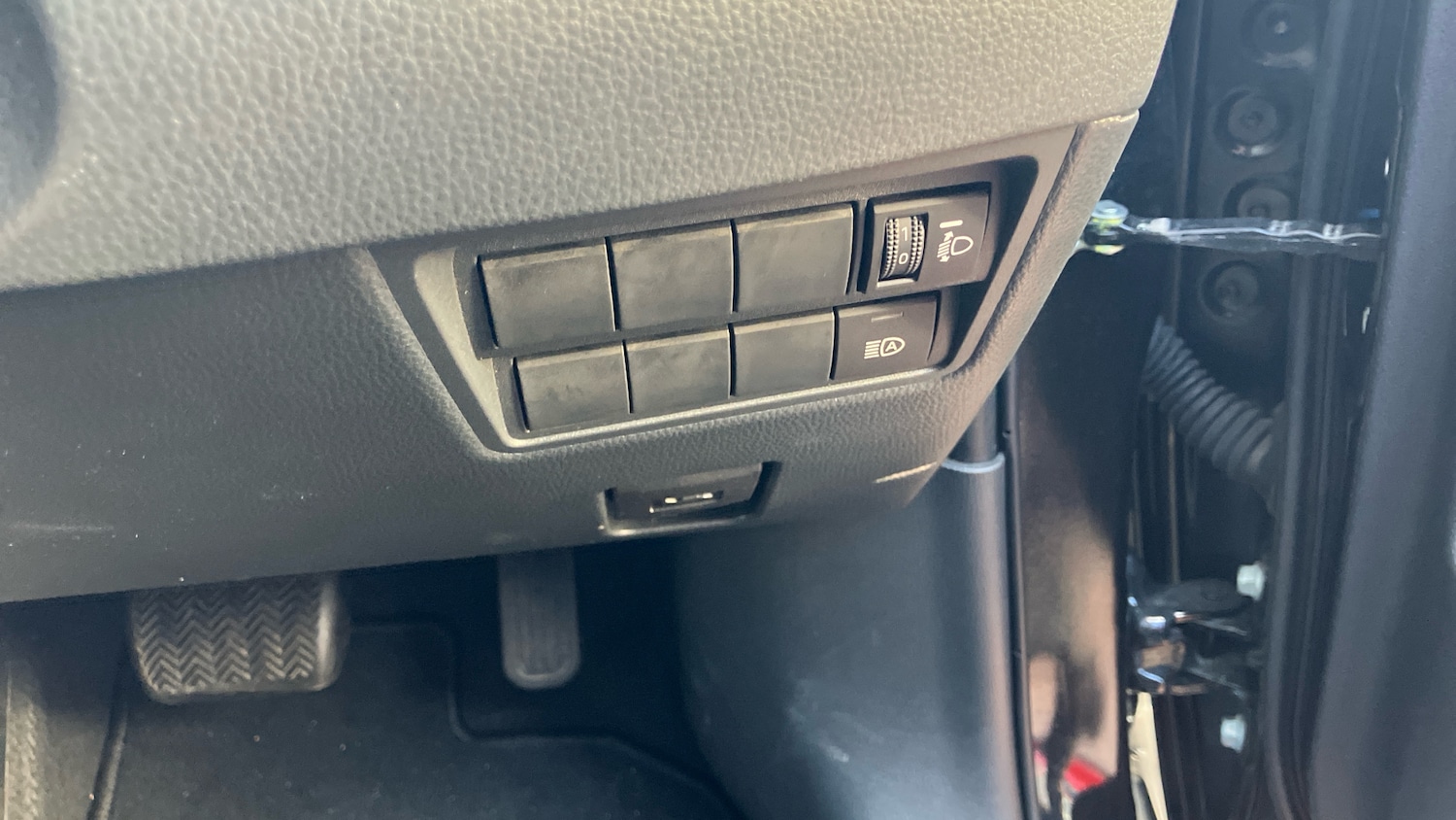 Used Toyota Yaris 2025 for sale - 76554900: Photo 40