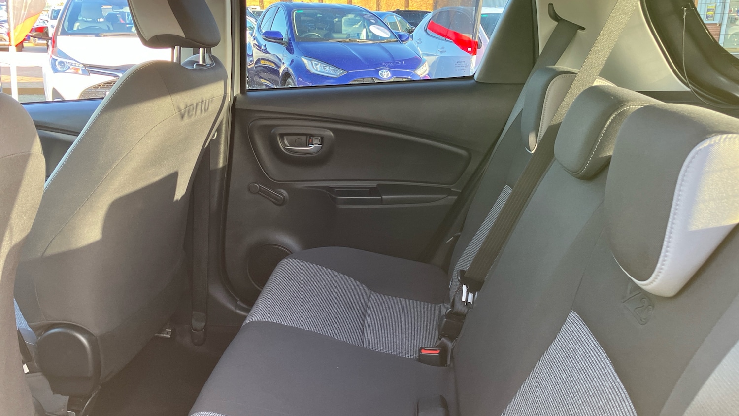 Used Toyota Yaris 2020 for sale - 76638533: Photo 13