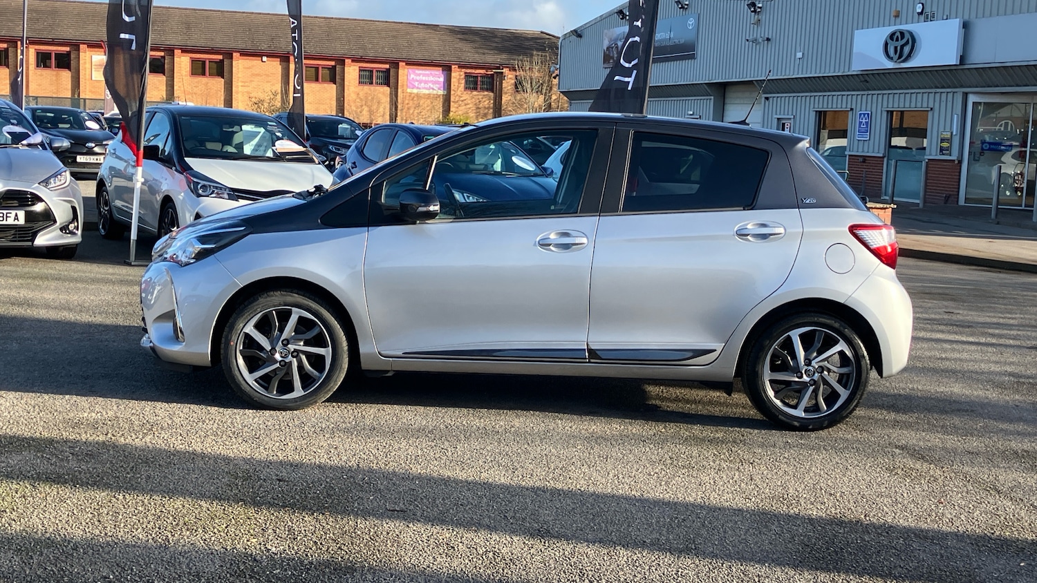 Used Toyota Yaris 2020 for sale - 76638533: Photo 17