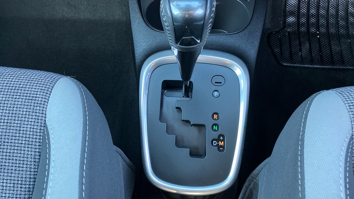 Used Toyota Yaris 2020 for sale - 76638533: Photo 35