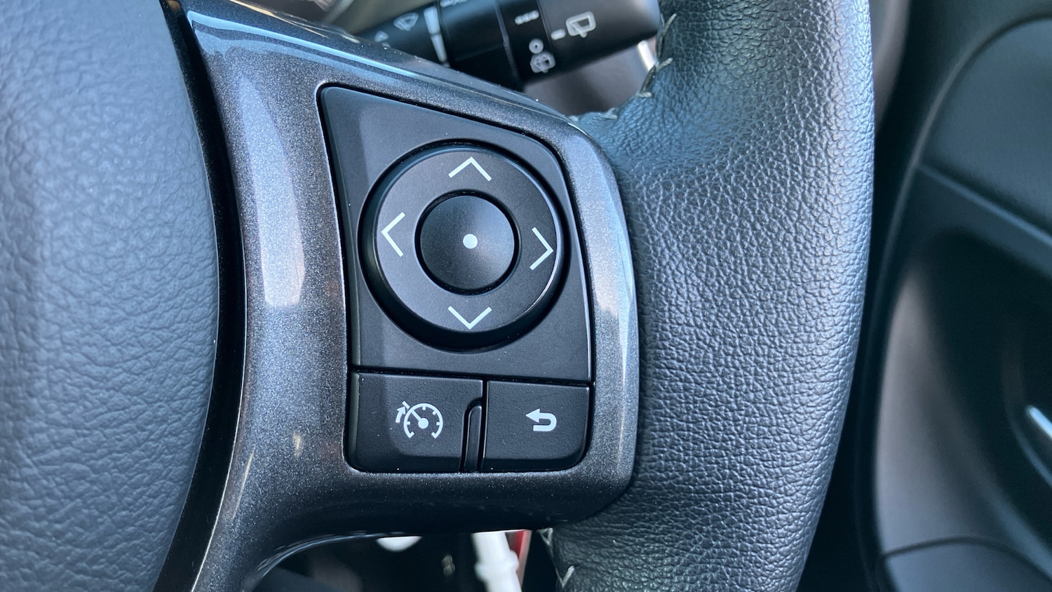 Used Toyota Yaris 2020 for sale - 76638533: Photo 37