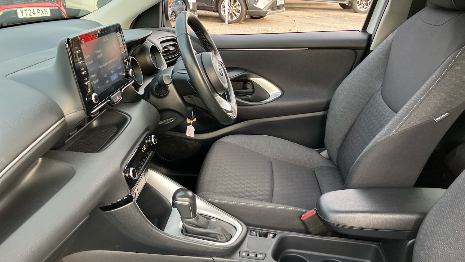 Used Toyota Yaris 2022 for sale - 76352947: Photo 10