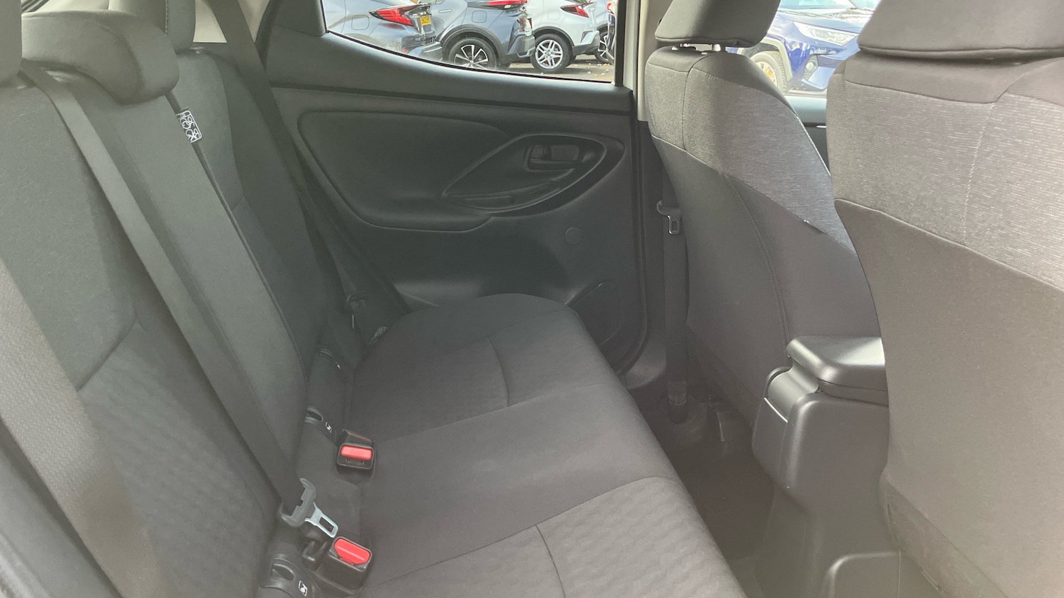 Used Toyota Yaris 2022 for sale - 76352947: Photo 12
