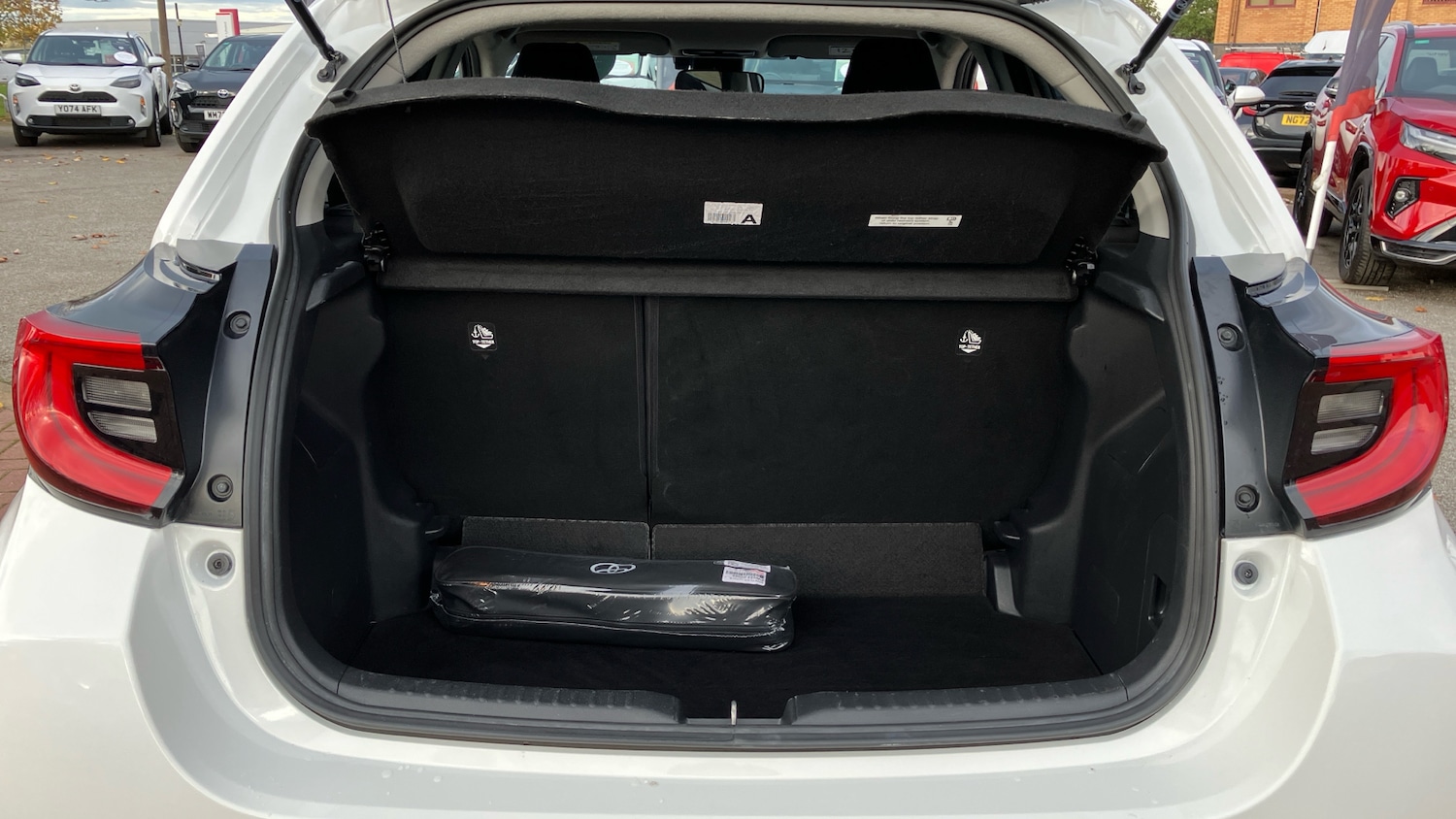 Used Toyota Yaris 2022 for sale - 76352947: Photo 14
