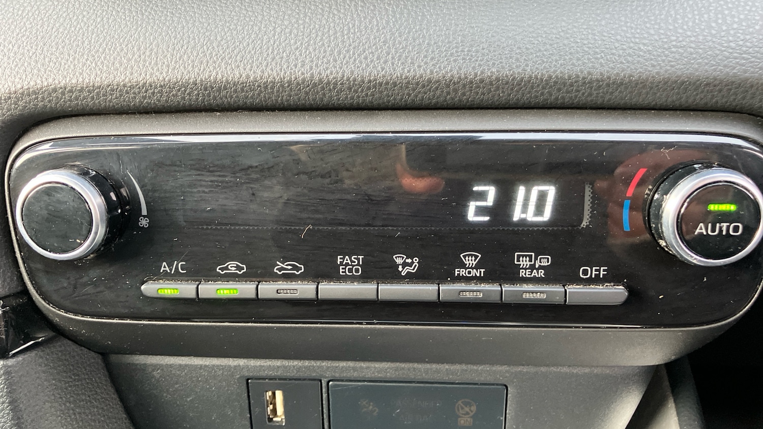 Used Toyota Yaris 2022 for sale - 76352947: Photo 34