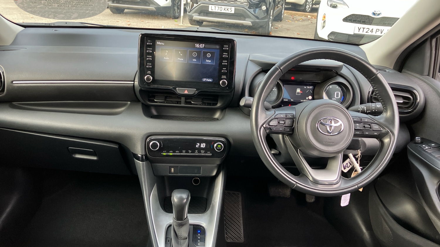 Used Toyota Yaris 2022 for sale - 76352947: Photo 5