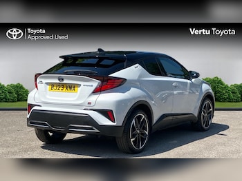 Used Toyota C-HR 2023 for sale - 78926135: Photo