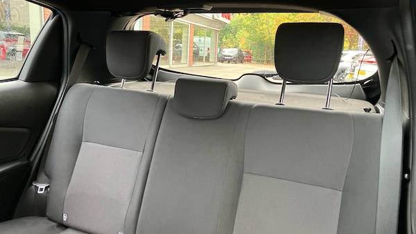 Used Toyota Yaris 2018 for sale - 76252583: Photo 23